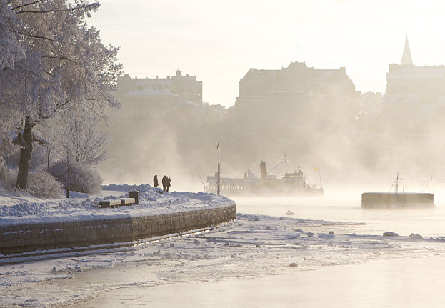 Boka en vintertur i Stockholm med båt