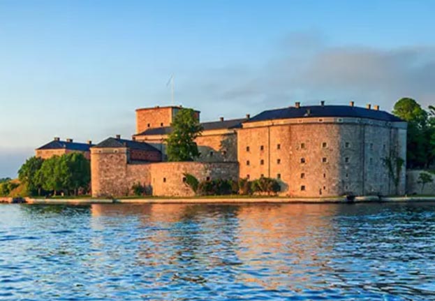 Njut av en tur till Vaxholms kastell utanför Stockholm